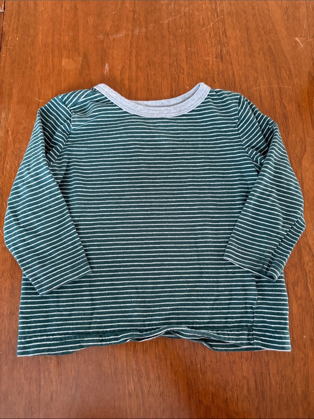 🍓3/$10 Old Navy Green and White Striped Long Sleeve Tee size 12-18m
